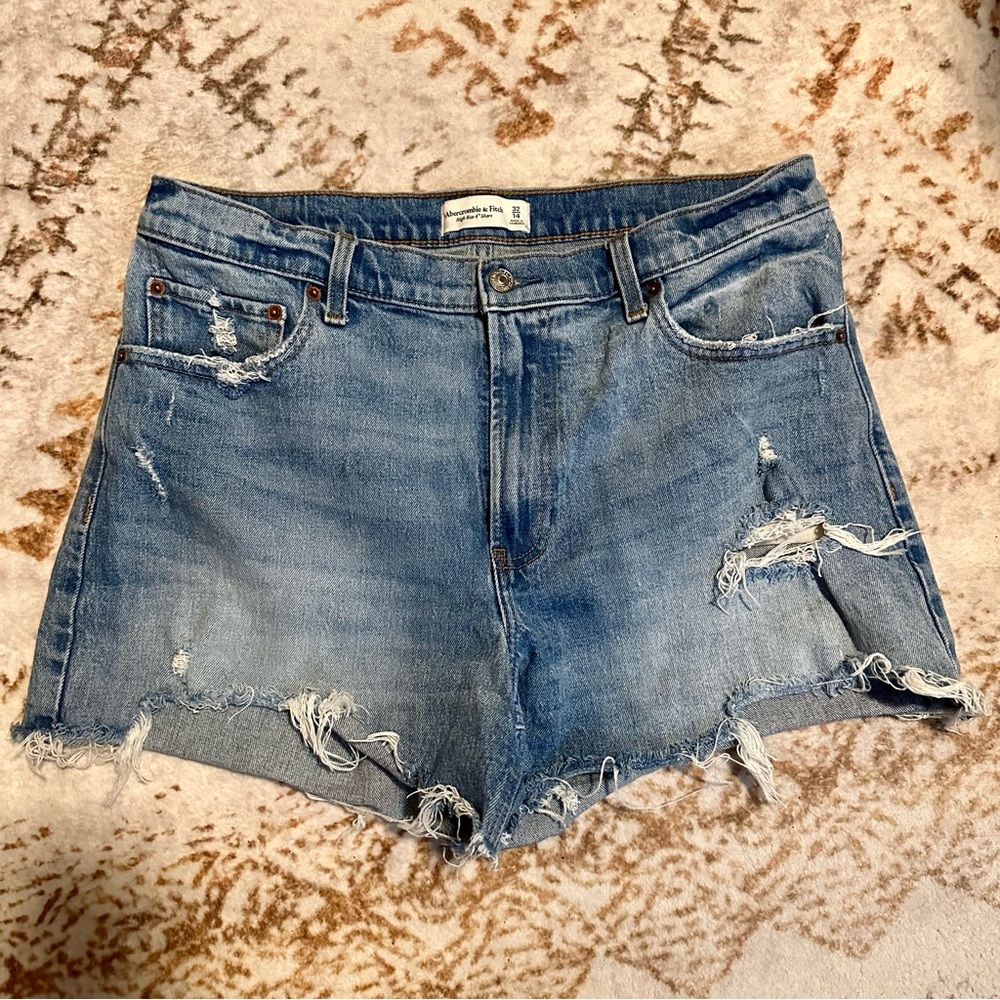Abercrombie & Fitch High Rise 4 inch Short